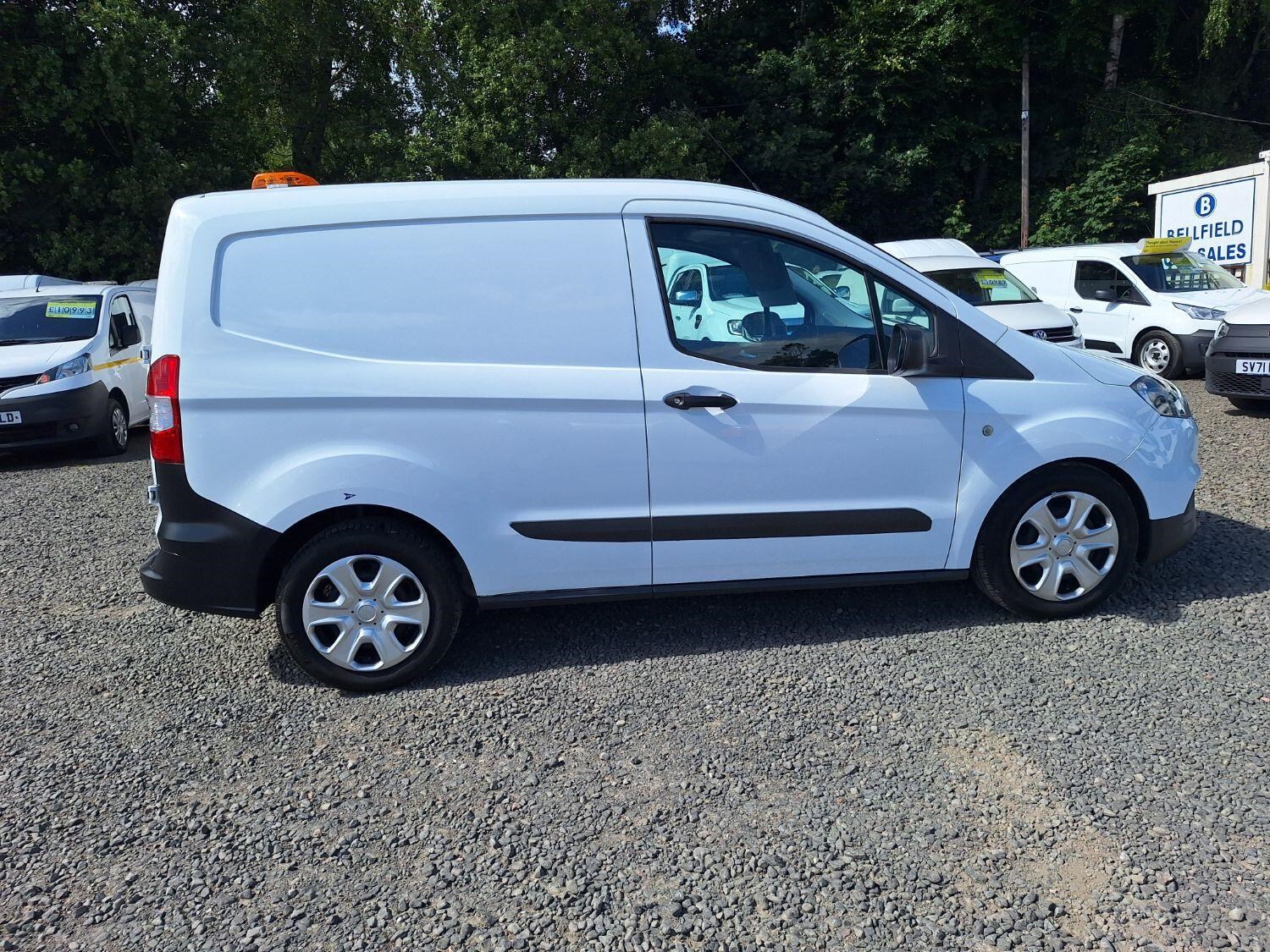 Ford Transit Courier Listing Image