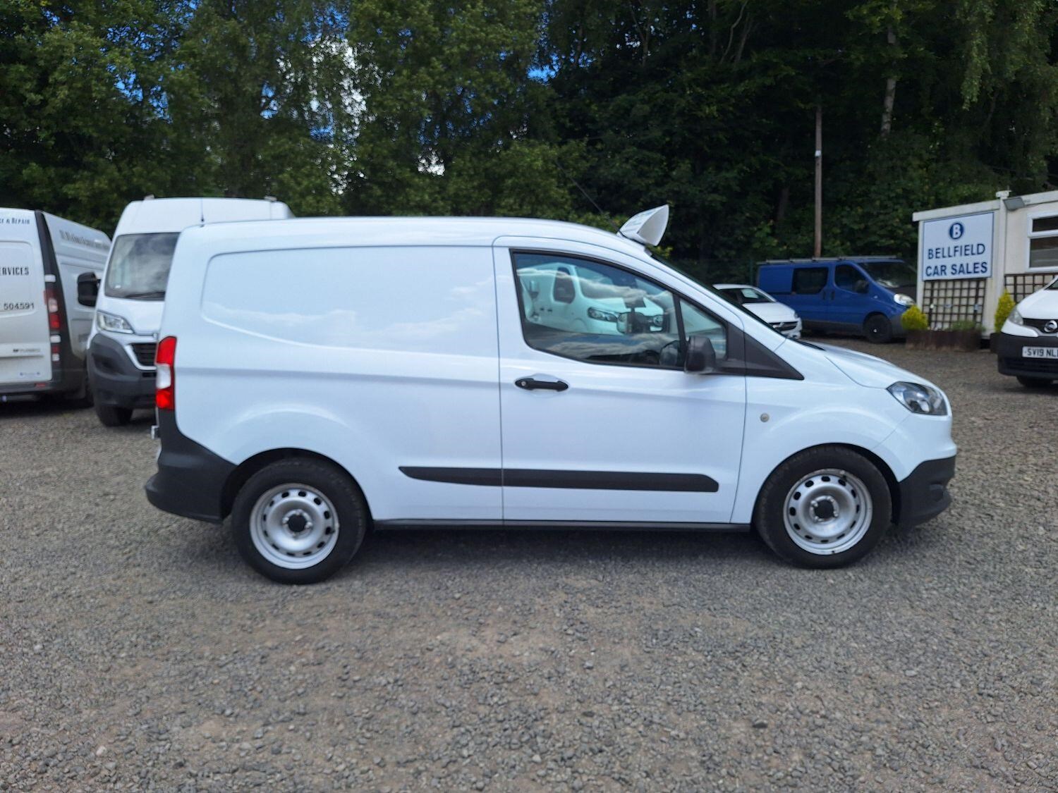 Ford Transit Courier Listing Image