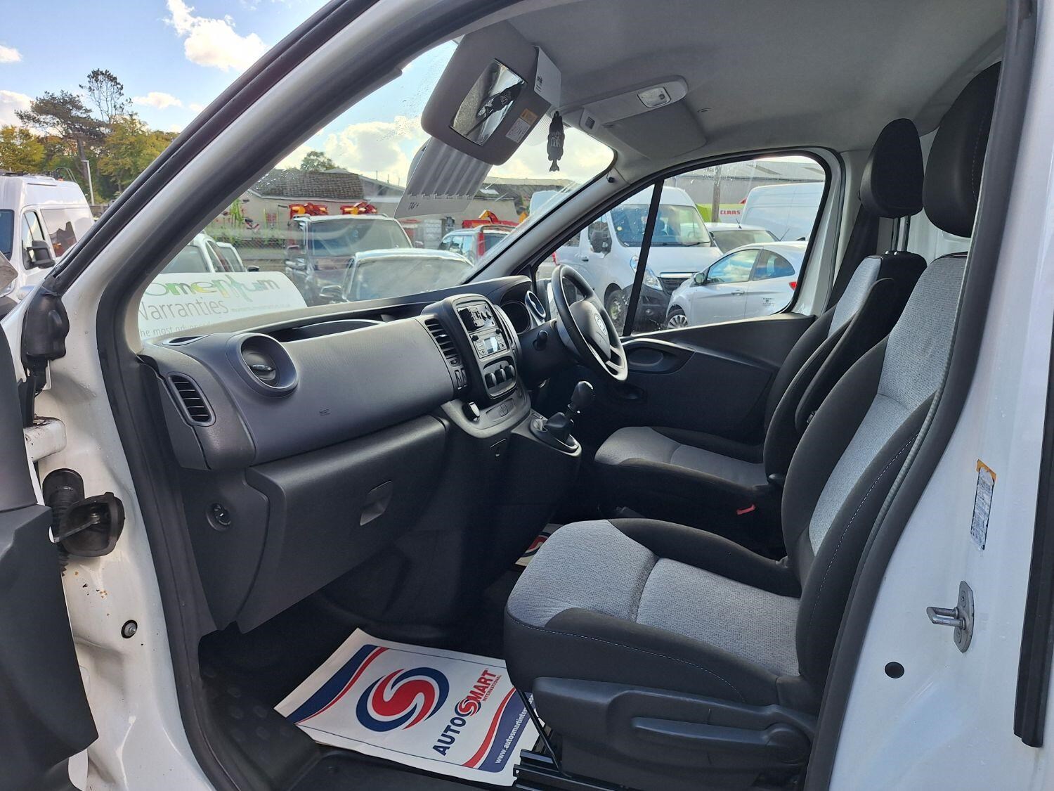 Vauxhall Vivaro Listing Image