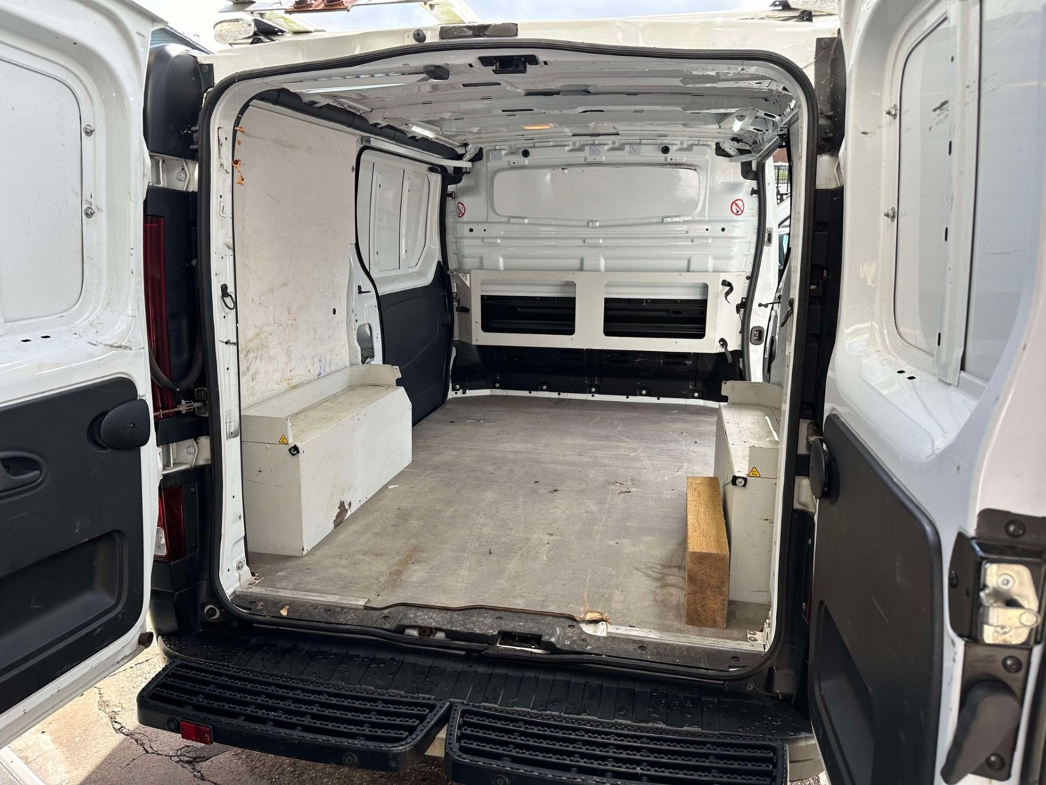 Vauxhall Vivaro Listing Image