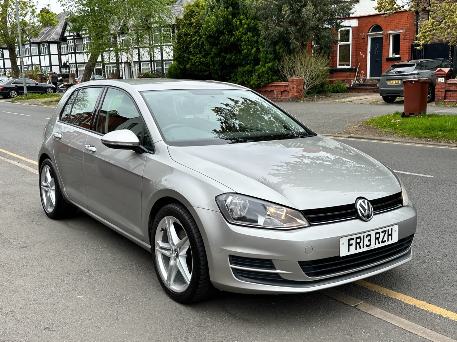 Volkswagen Golf Listing Image