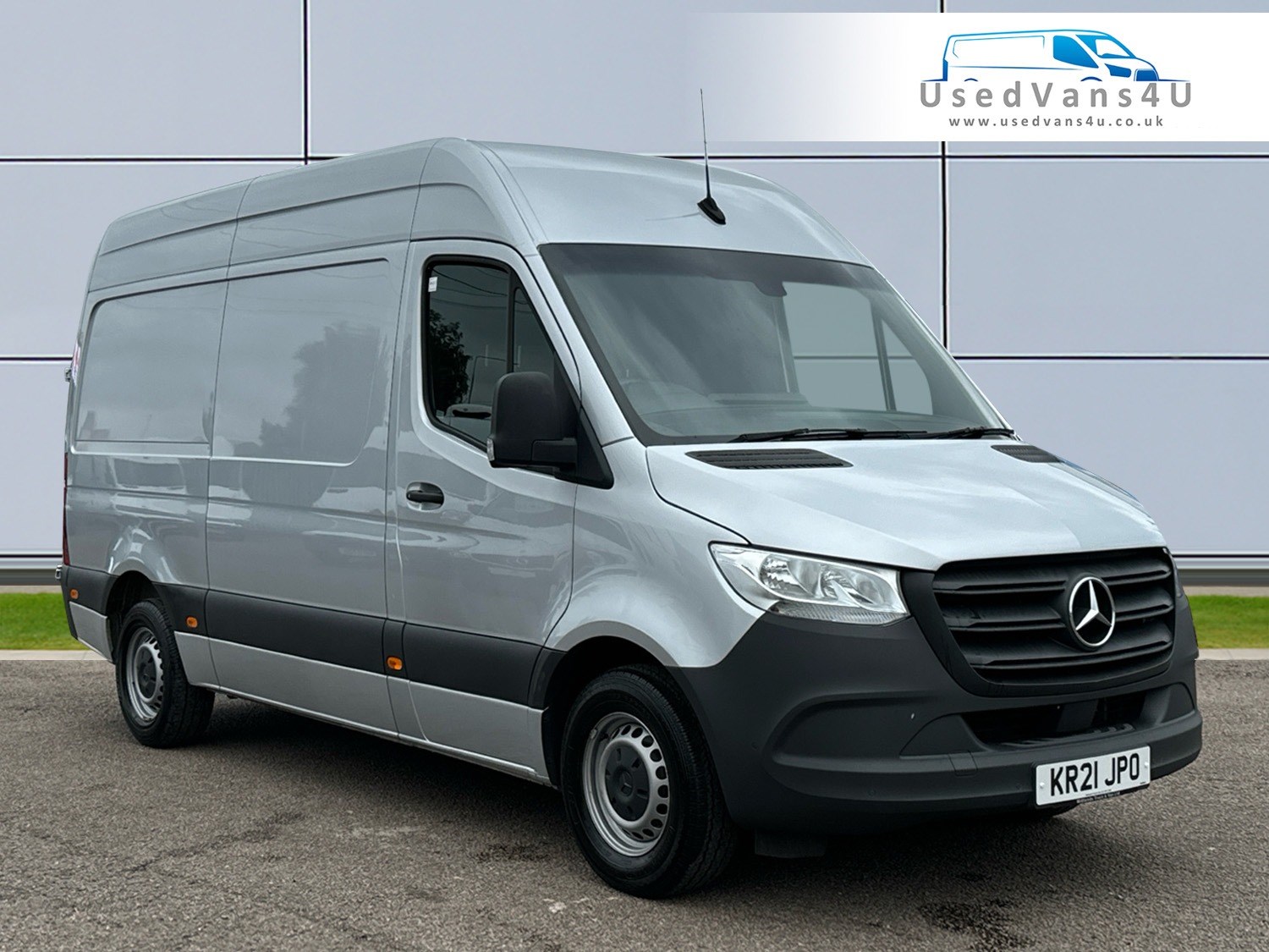 Mercedes-Benz Sprinter Listing Image