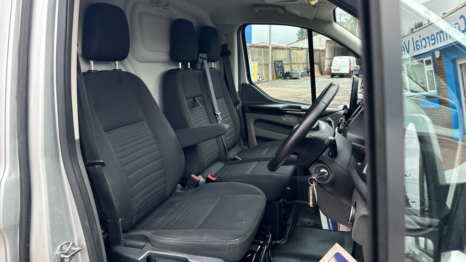 Ford Transit Custom Listing Image