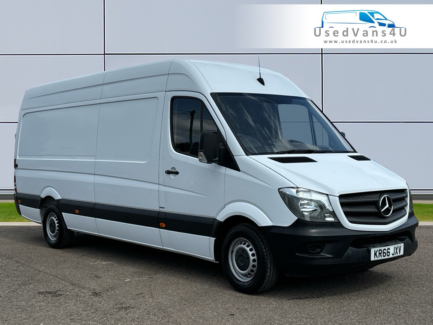 Mercedes-Benz Sprinter Listing Image