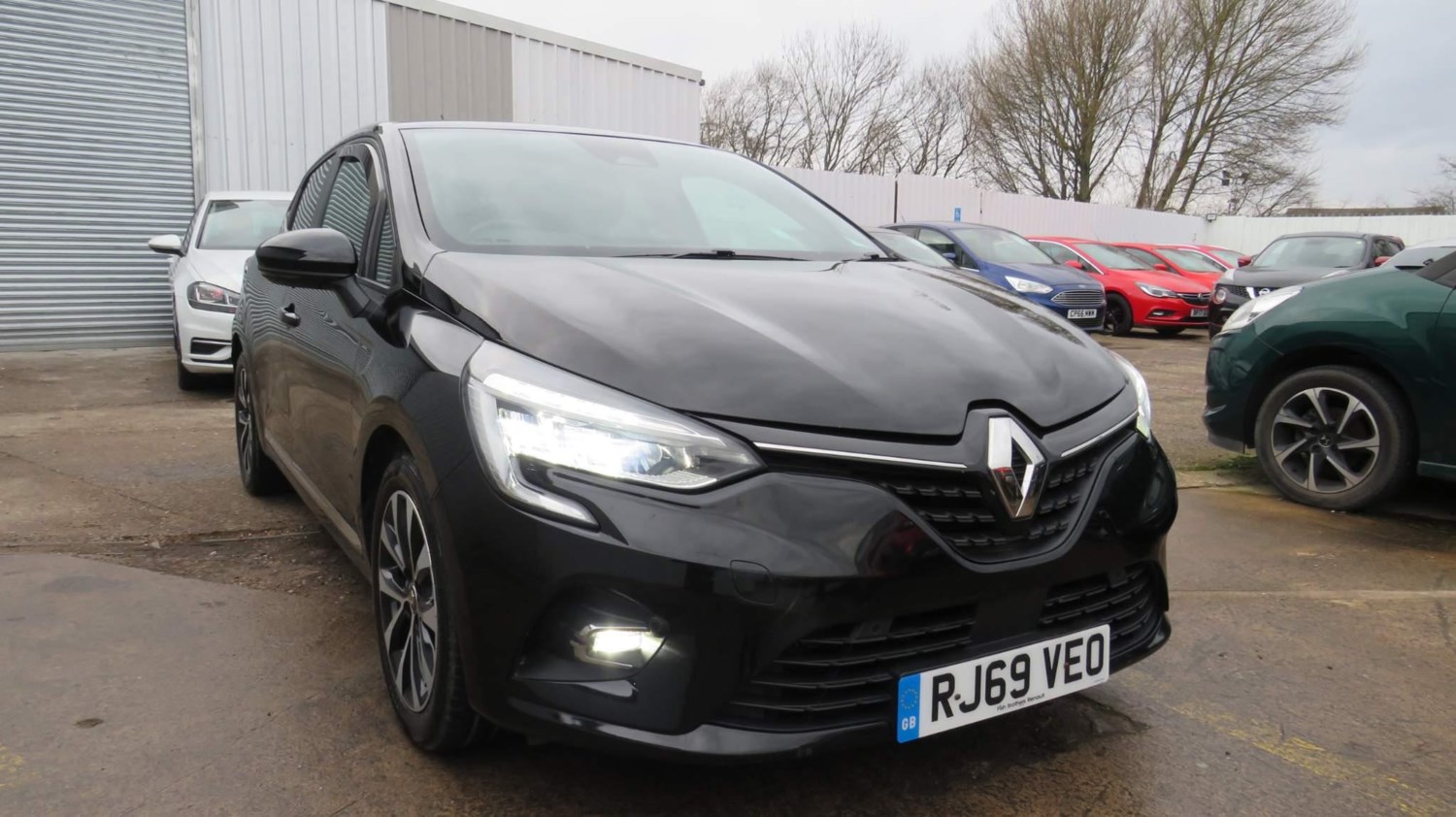 Renault Clio Listing Image