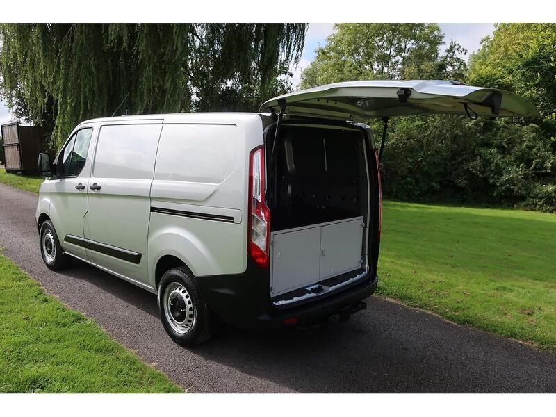 Ford Transit Custom Listing Image