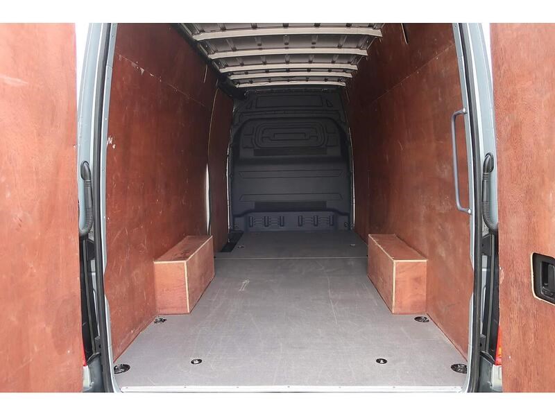 Mercedes-Benz Sprinter Listing Image