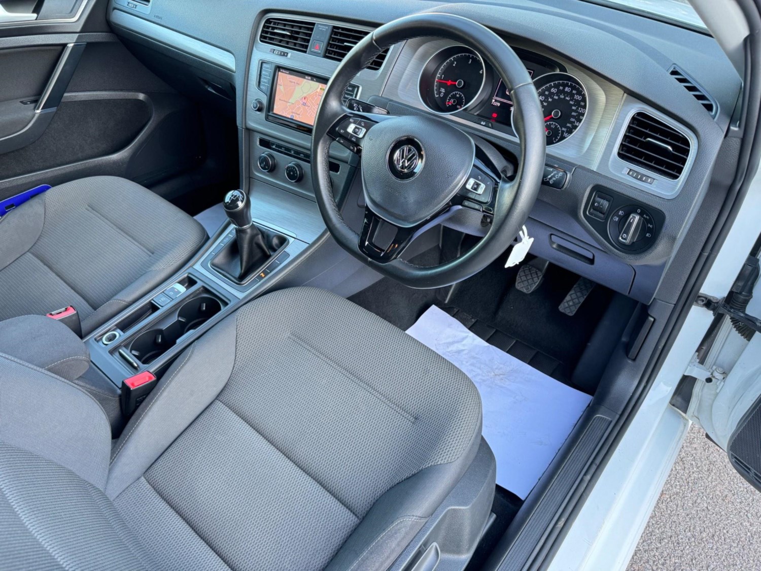 Volkswagen Golf Listing Image