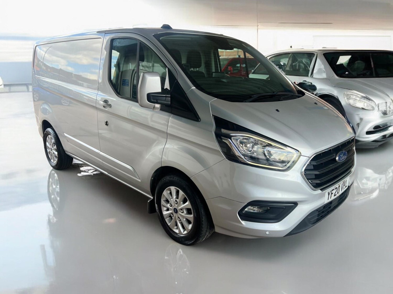 Ford Transit Custom Listing Image