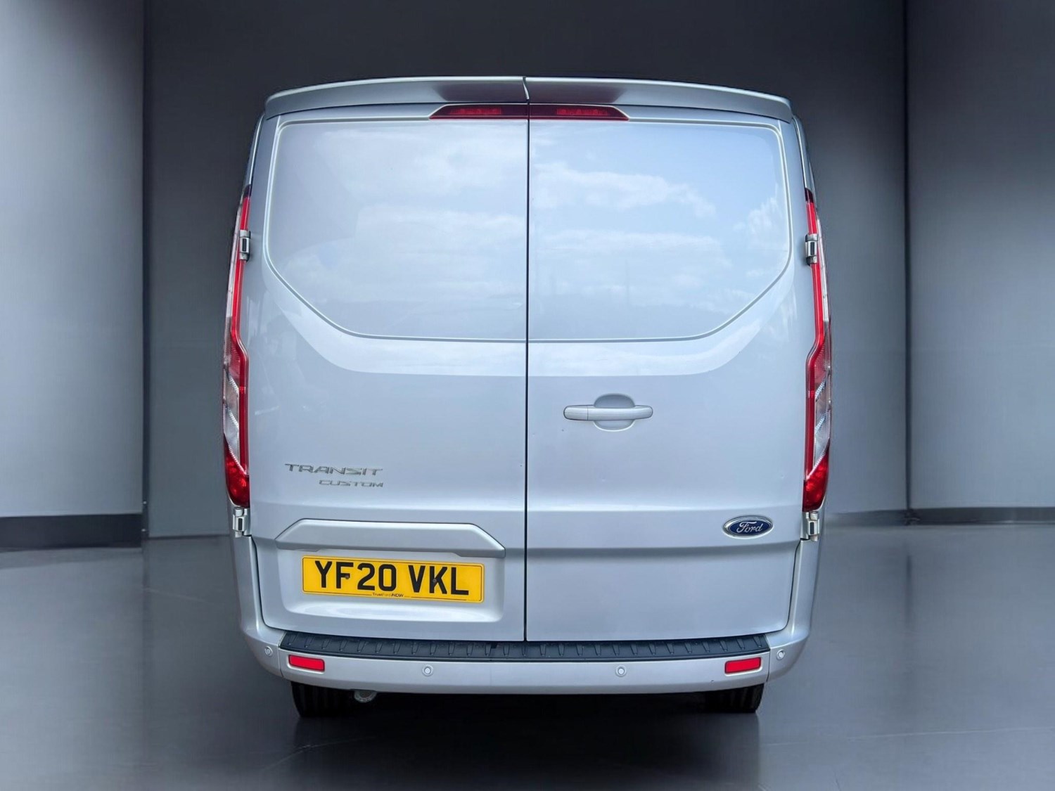 Ford Transit Custom Listing Image