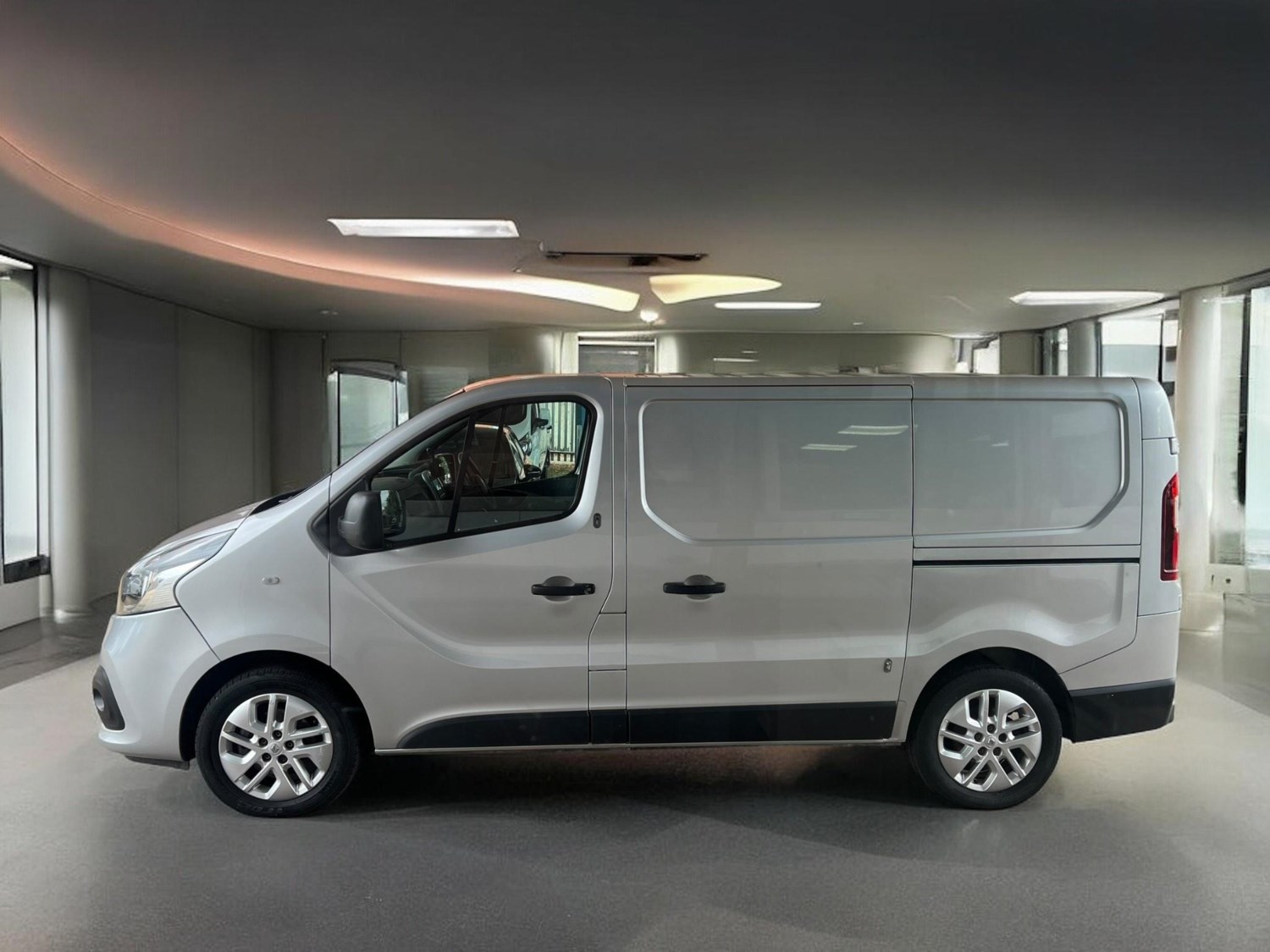 Renault Trafic Listing Image