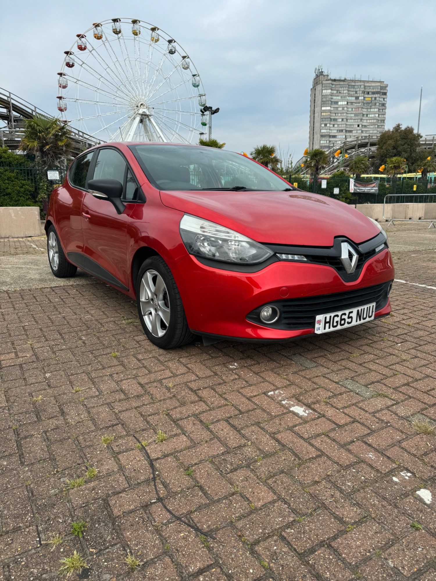 Renault Clio Listing Image