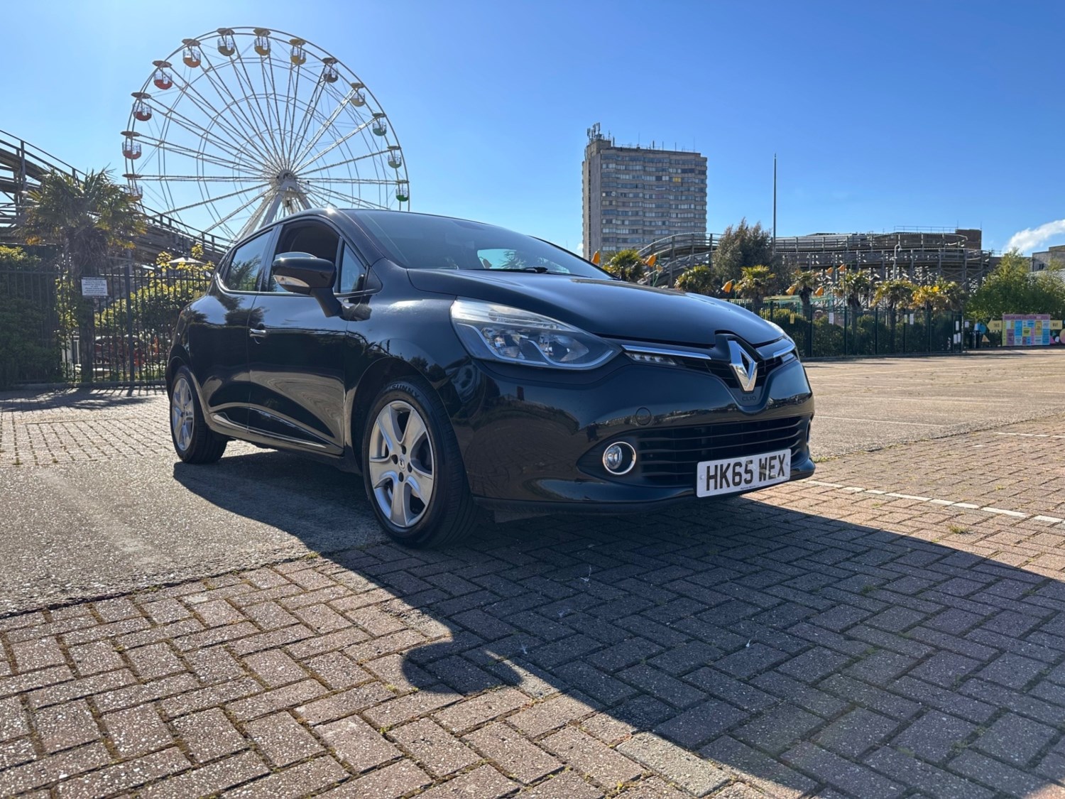 Renault Clio Listing Image