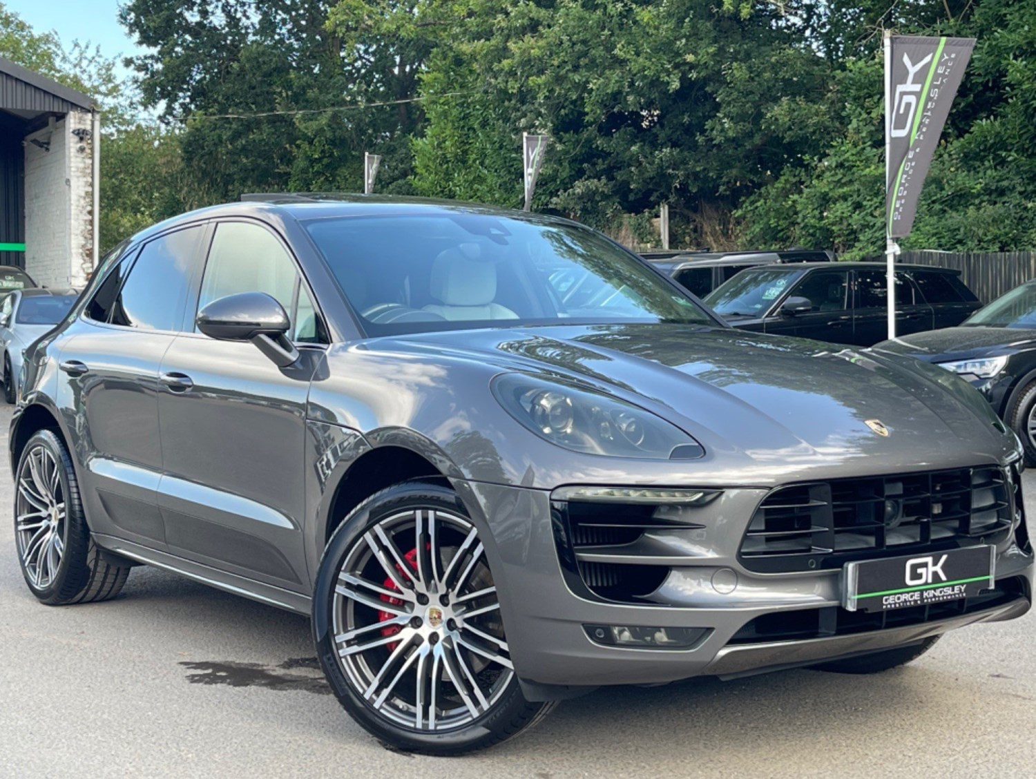 Porsche Macan Listing Image