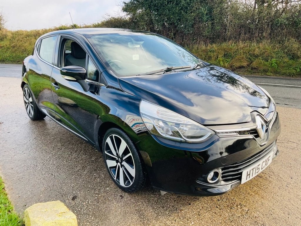 Renault Clio Listing Image