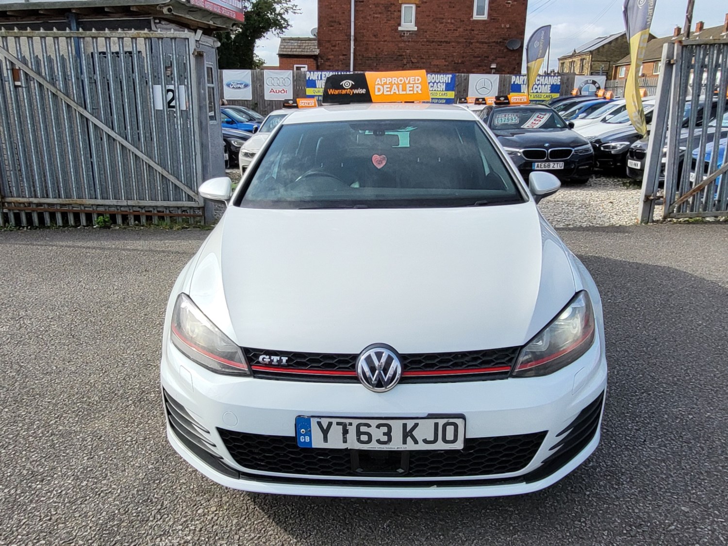 Volkswagen Golf Listing Image