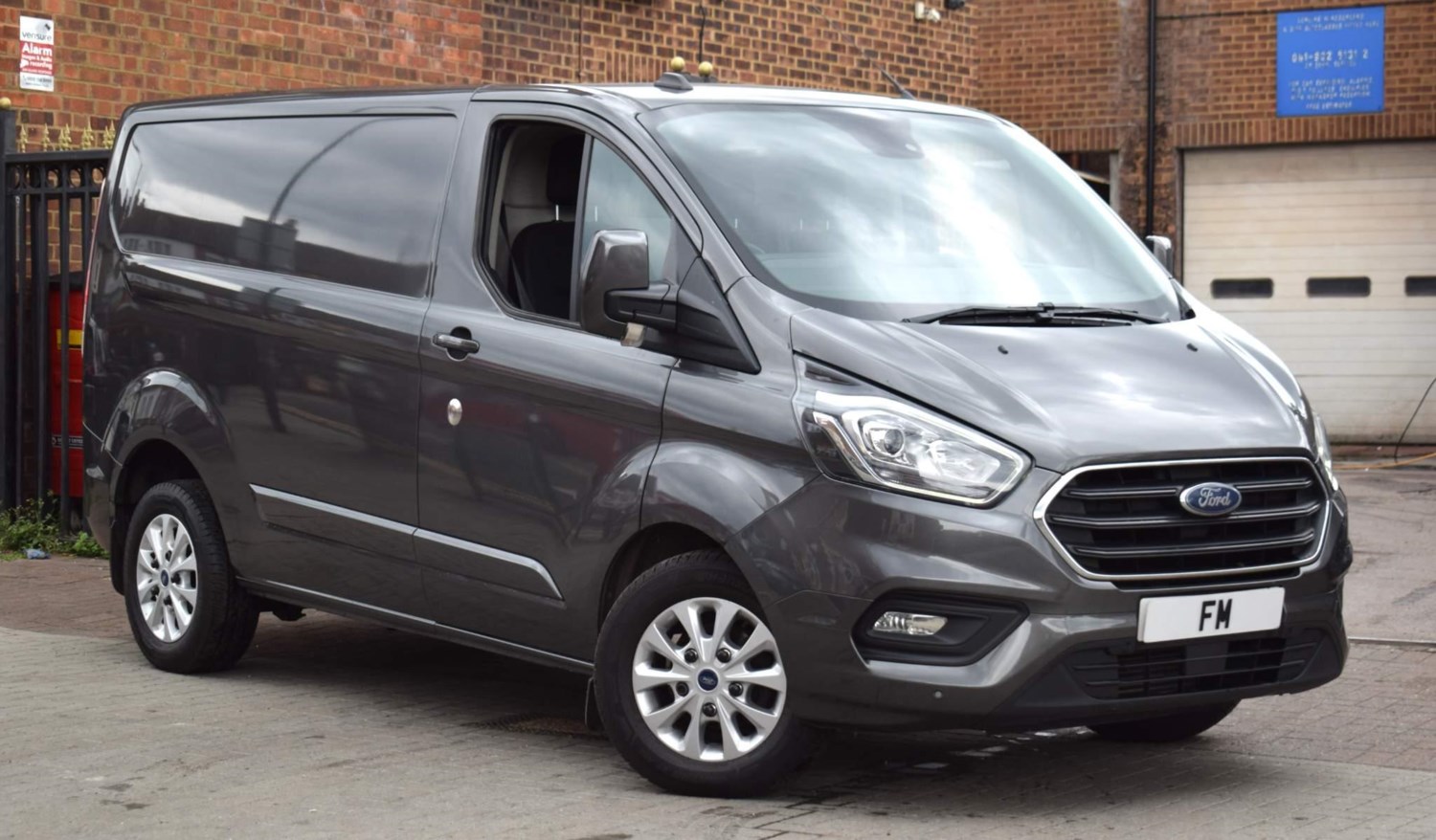 Ford Transit Custom Listing Image