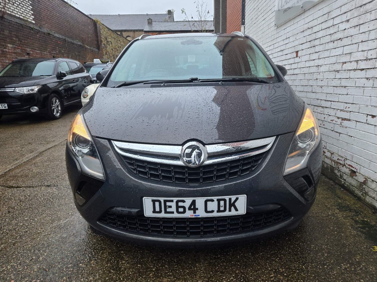 Vauxhall Zafira Tourer Listing Image