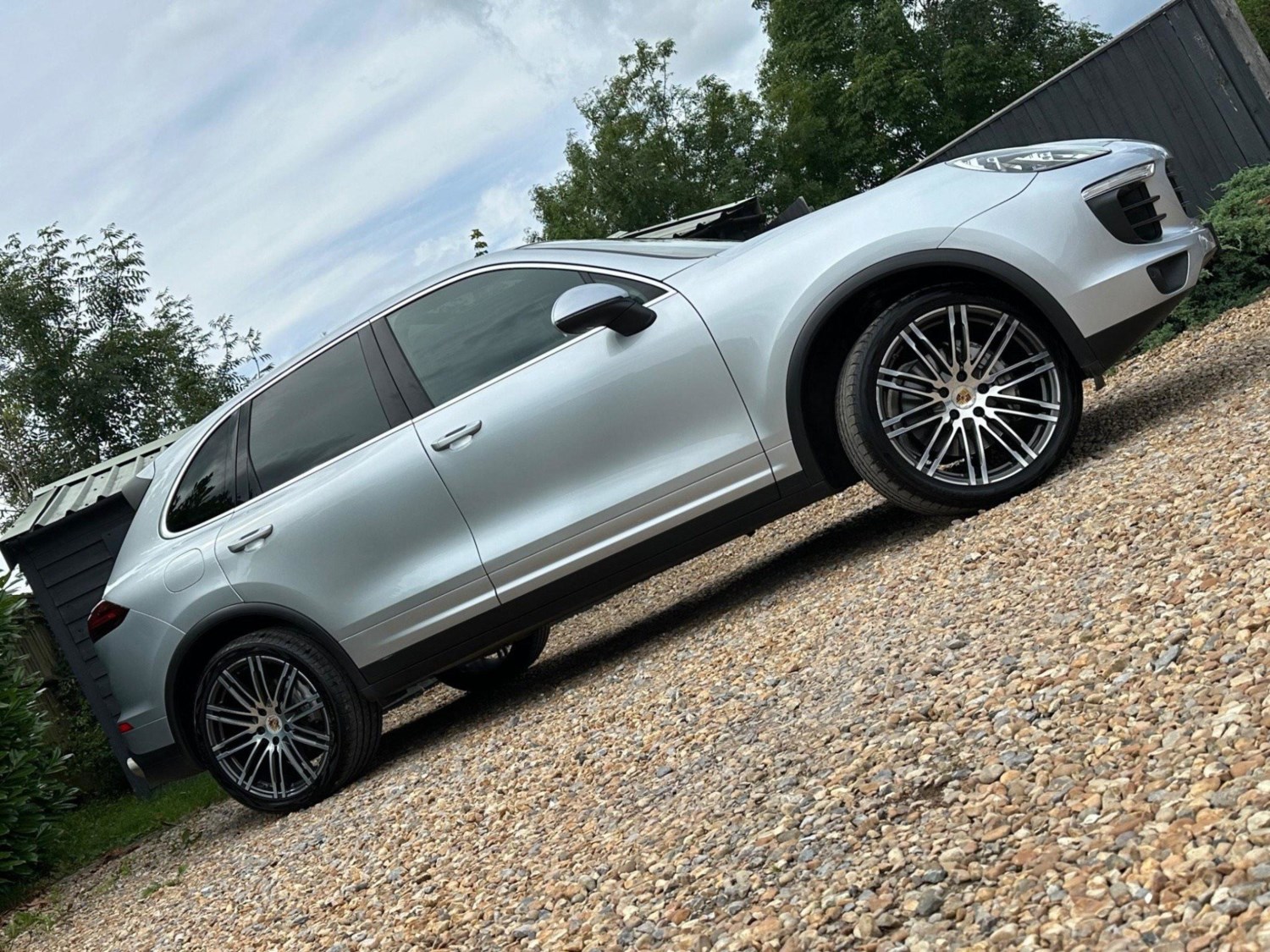 Porsche Cayenne Listing Image