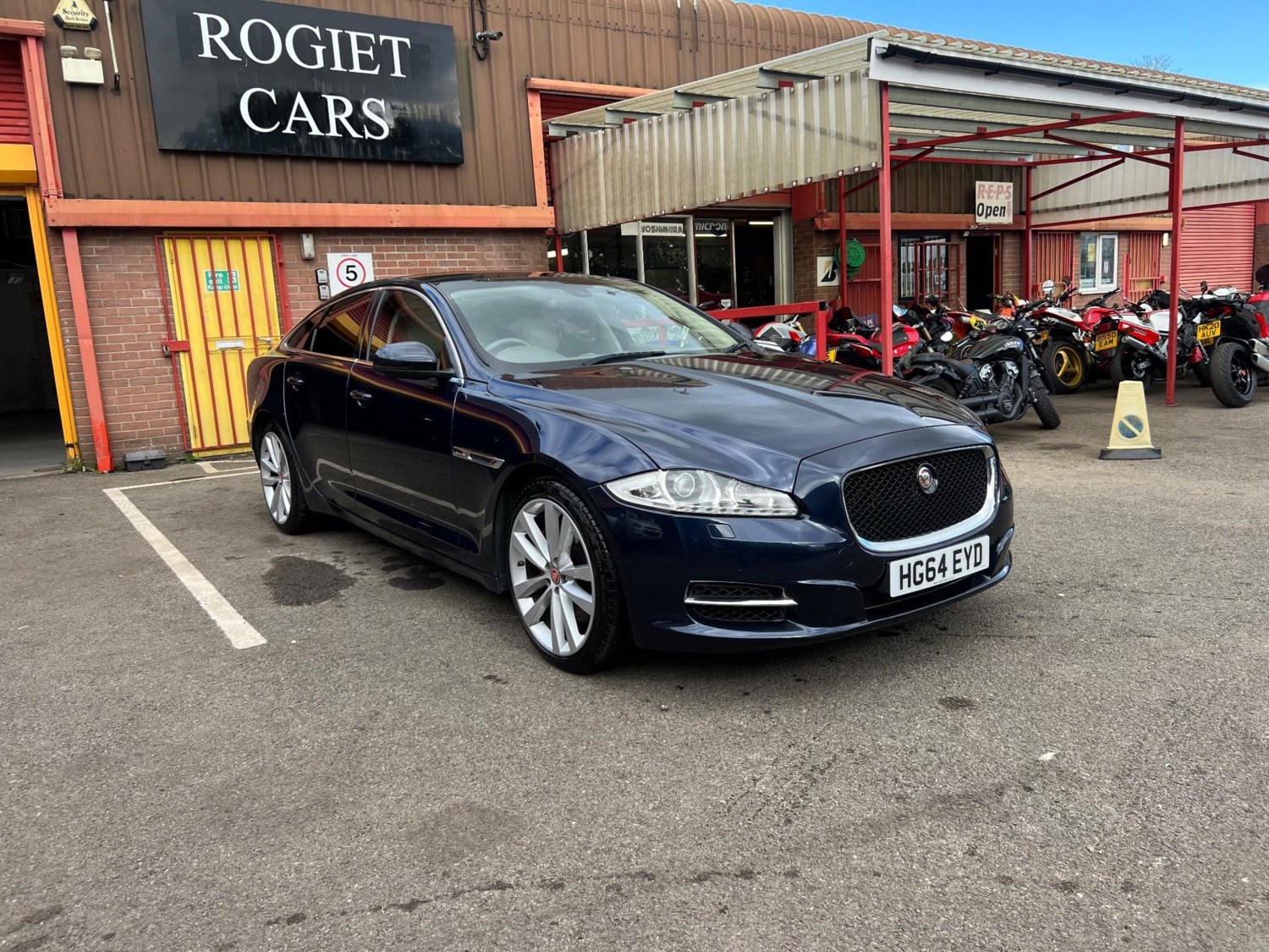 Jaguar XJ Listing Image