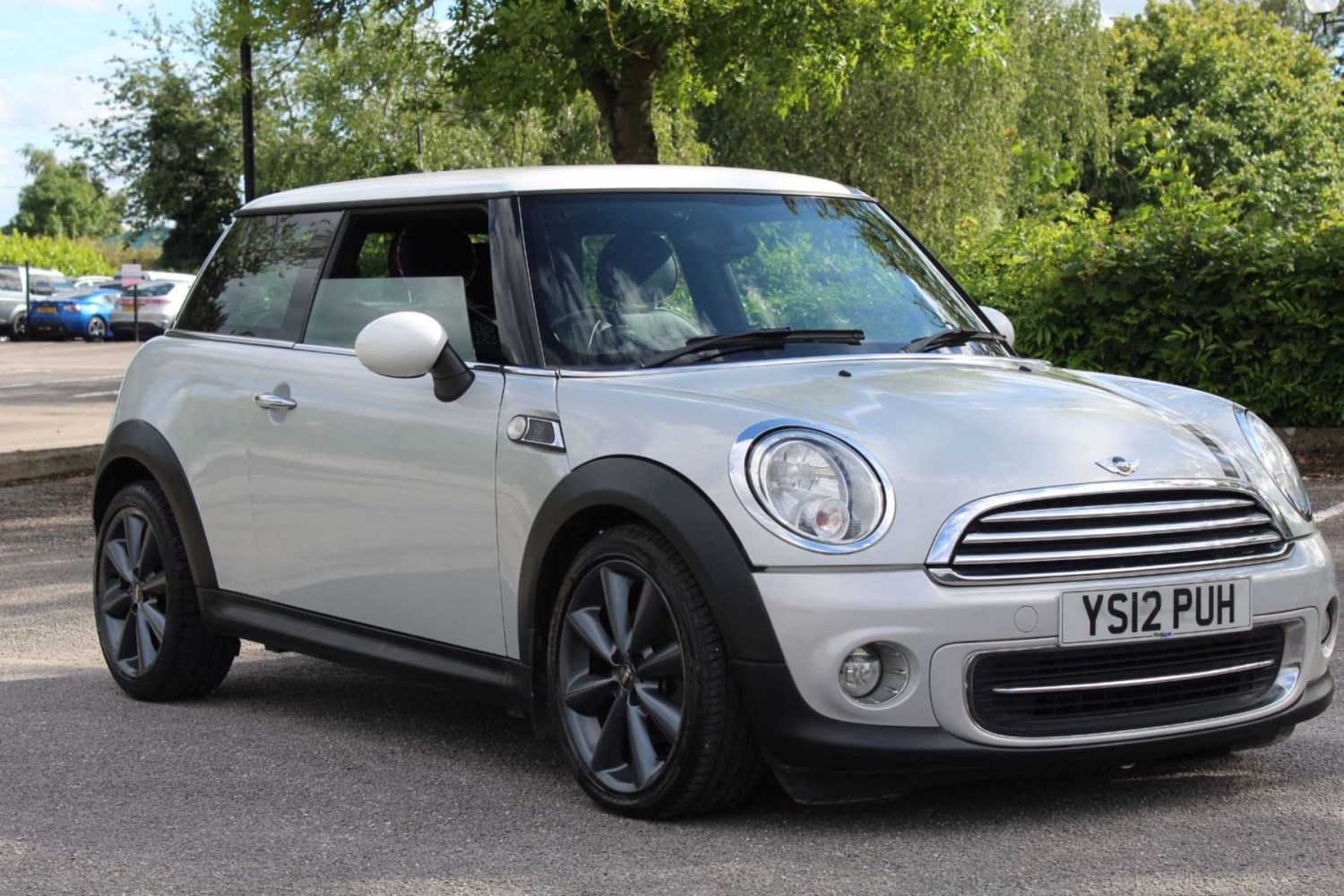 MINI Hatch Listing Image