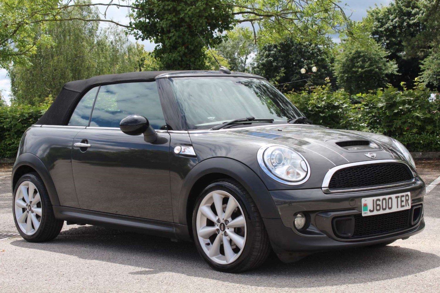 MINI Convertible Listing Image