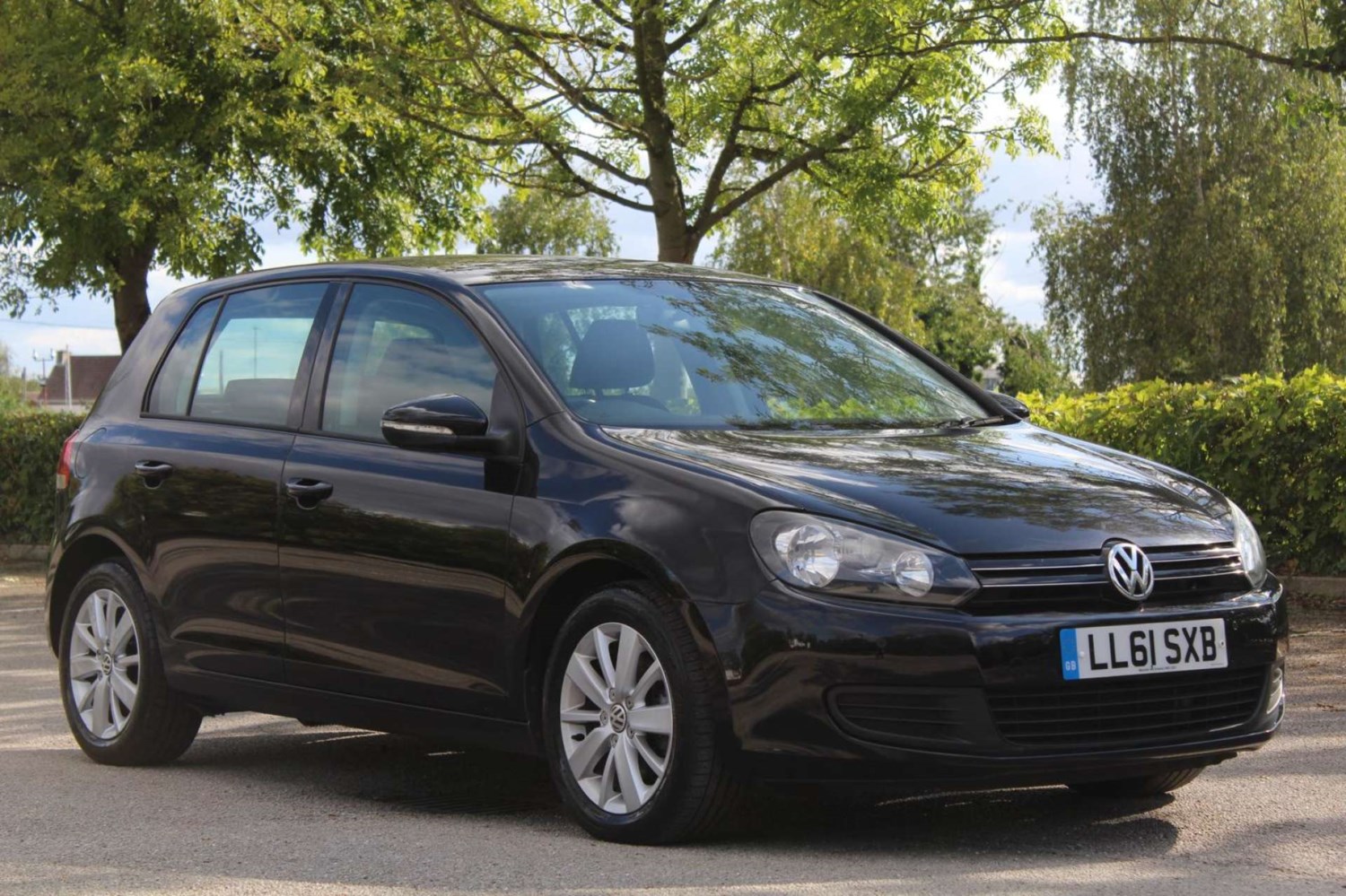 Volkswagen Golf Listing Image