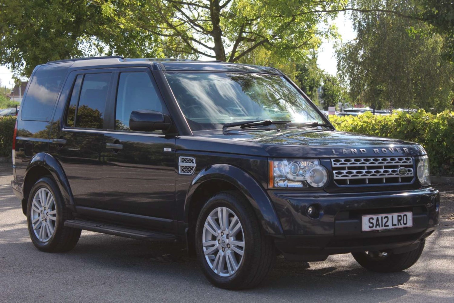 Land Rover Discovery Listing Image