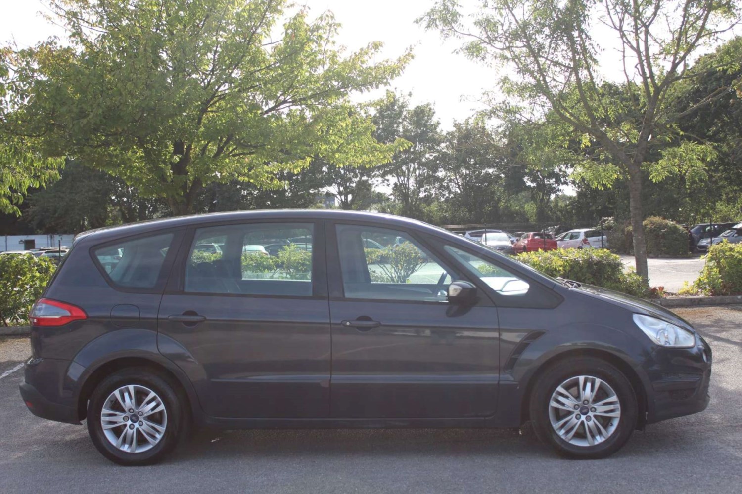 Ford S-Max Listing Image