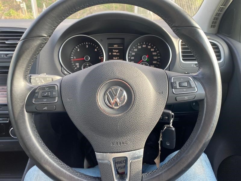 Volkswagen Golf Listing Image