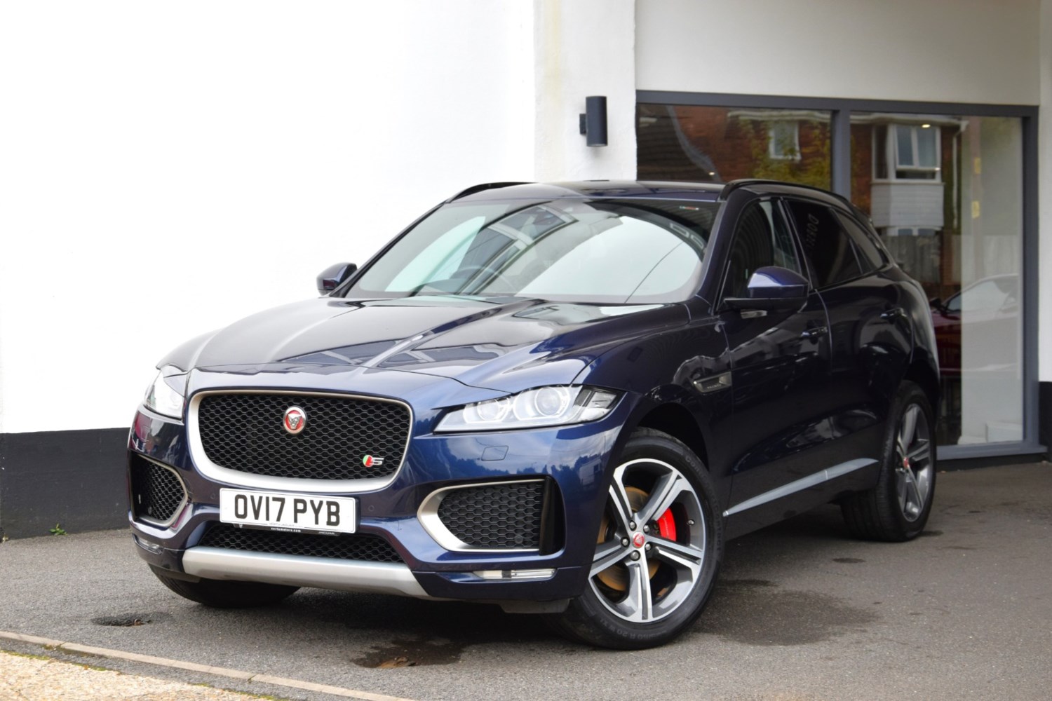 Jaguar F-PACE Listing Image