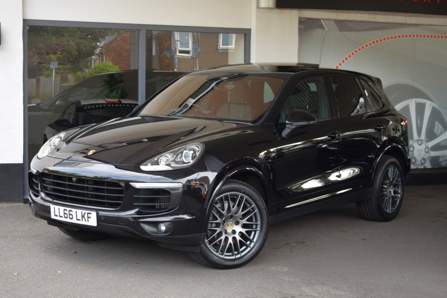 Porsche Cayenne Listing Image