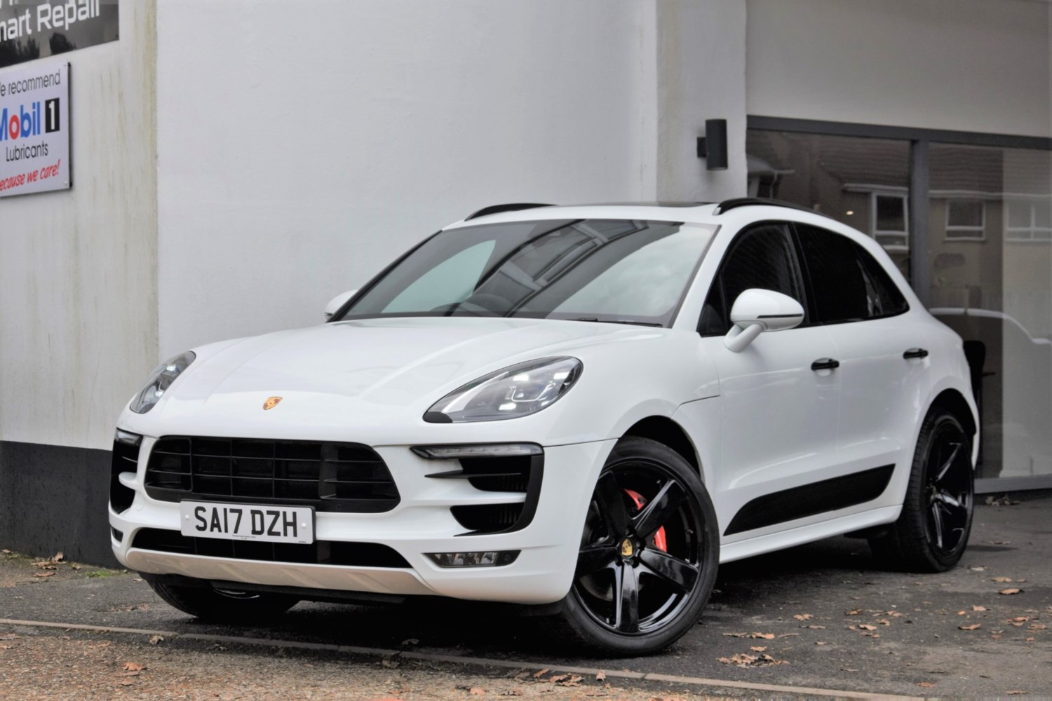 Porsche Macan Listing Image