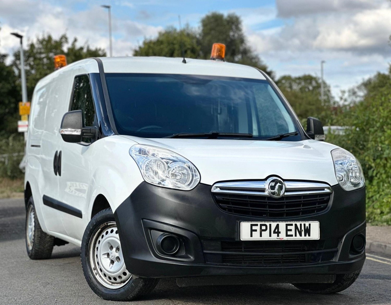 Vauxhall Combo Listing Image