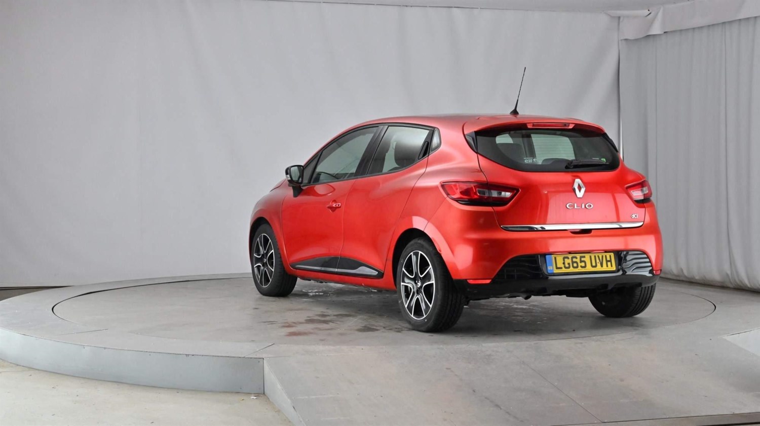 Renault Clio Listing Image