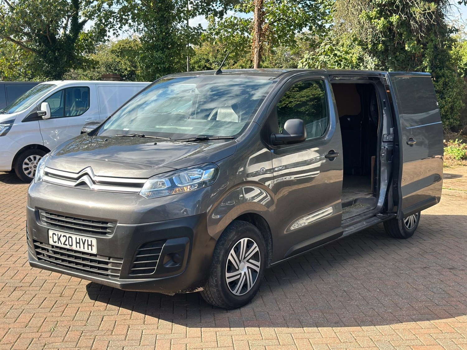 Citroen Dispatch Listing Image