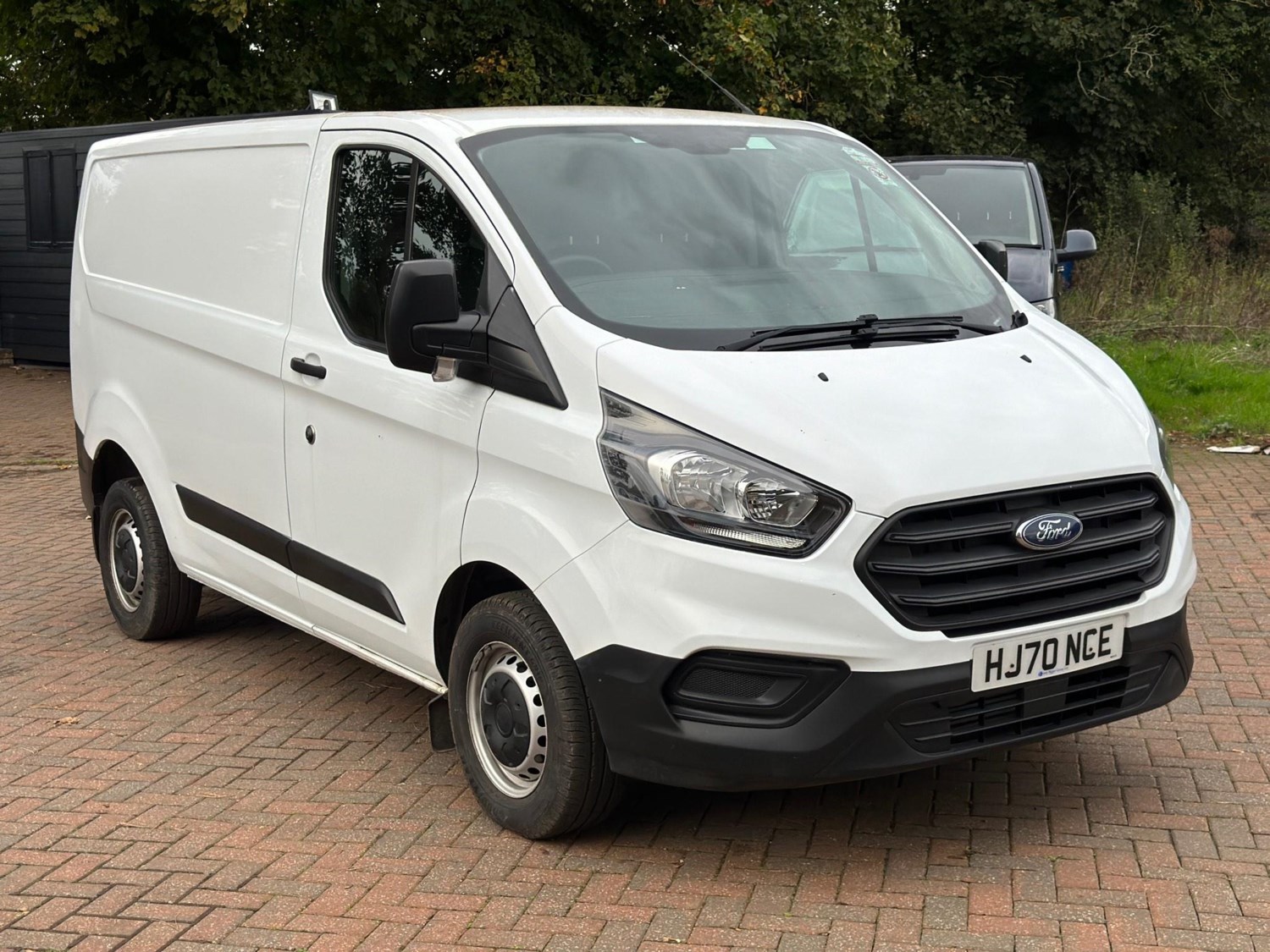 Ford Transit Custom Listing Image