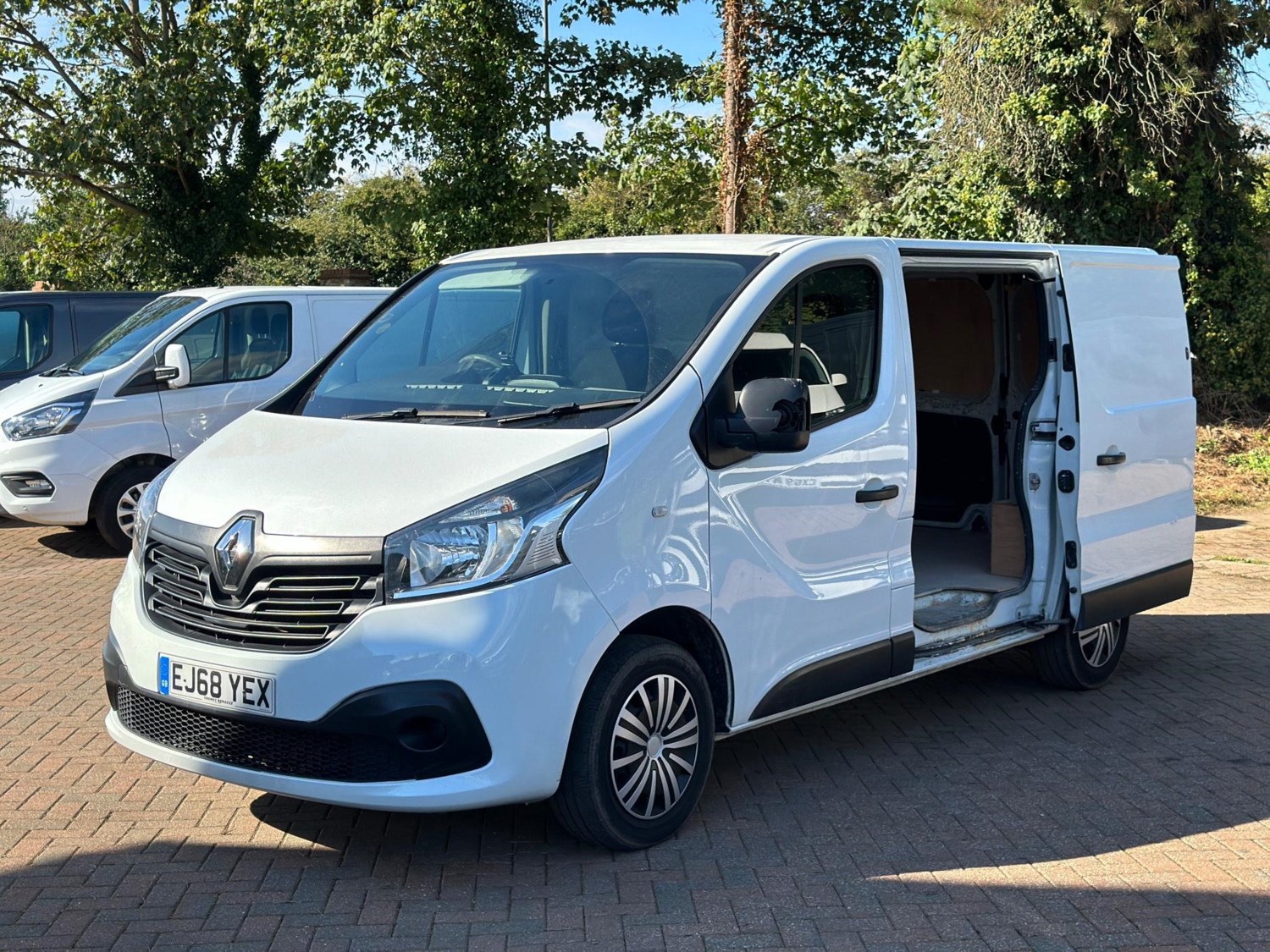 Renault Trafic Listing Image