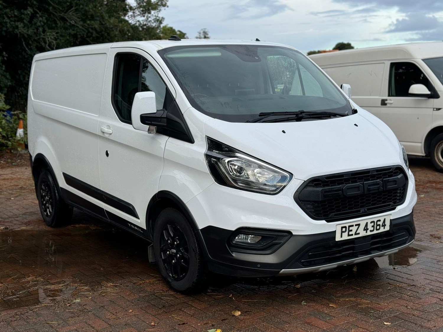 Ford Transit Custom Listing Image