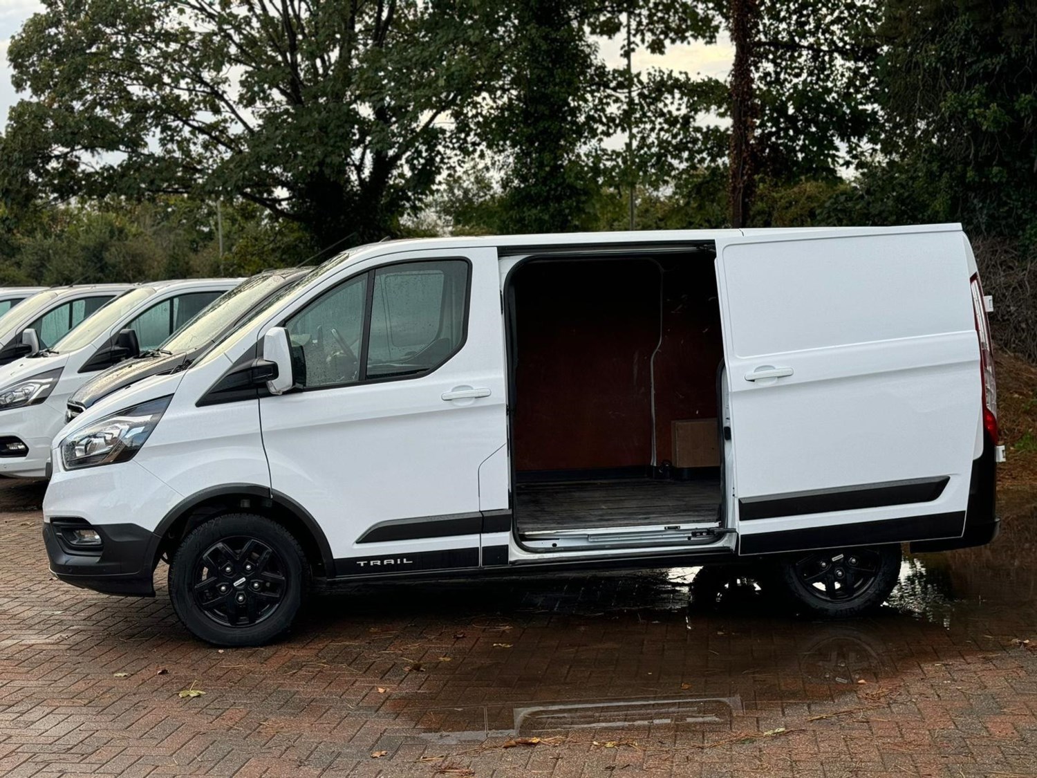 Ford Transit Custom Listing Image