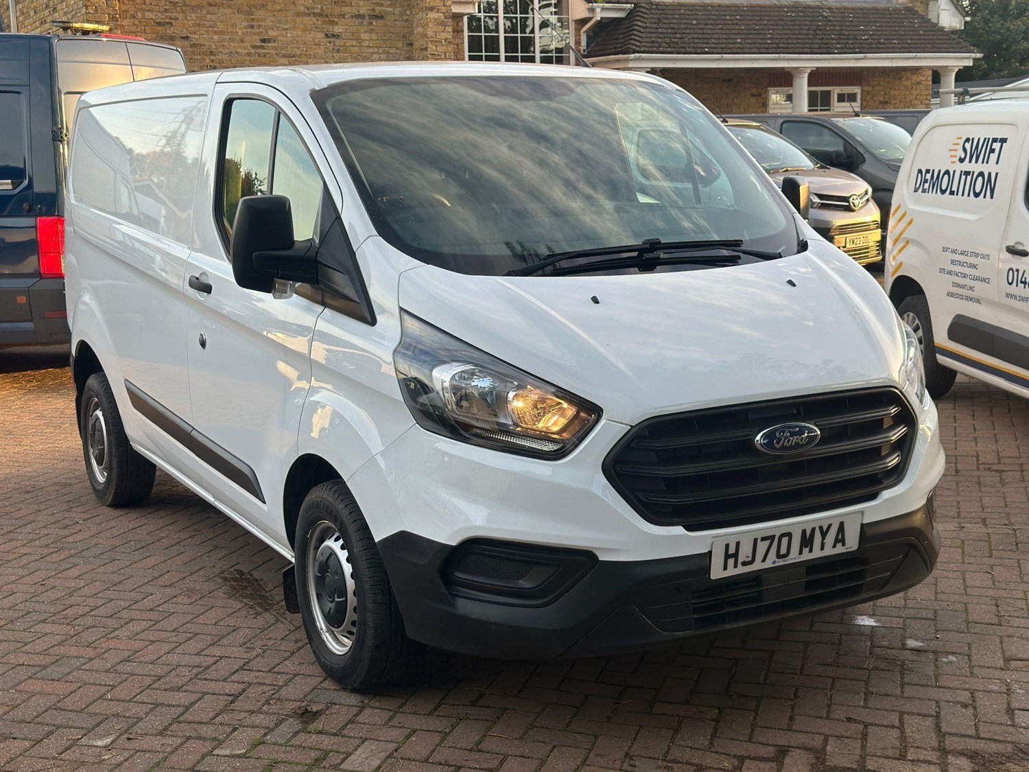 Ford Transit Custom Listing Image