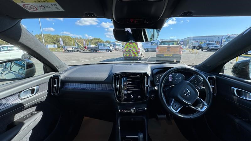 Volvo XC40 Listing Image