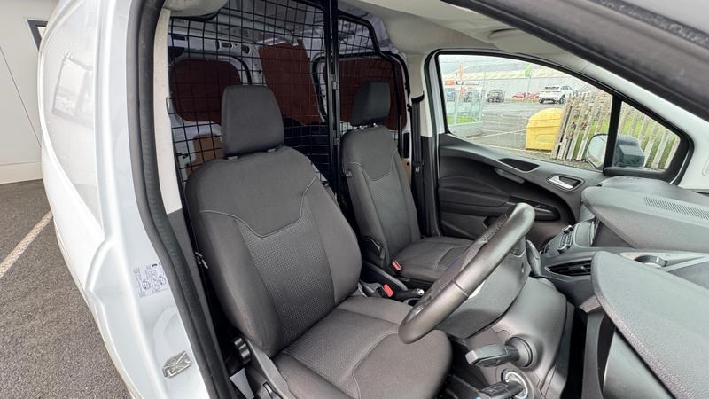 Ford Transit Courier Listing Image