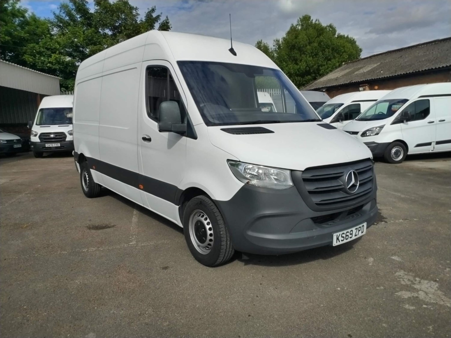 Mercedes-Benz Sprinter Listing Image