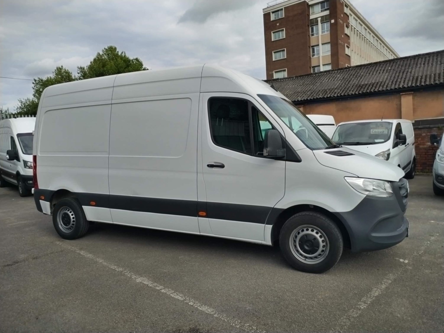 Mercedes-Benz Sprinter Listing Image