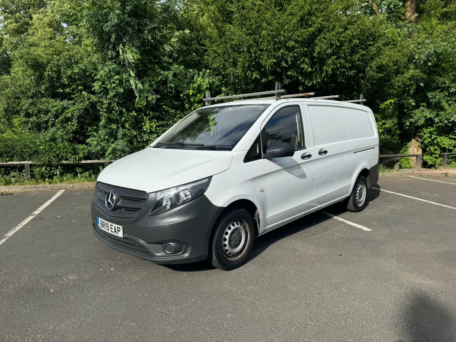 Mercedes-Benz Vito Listing Image