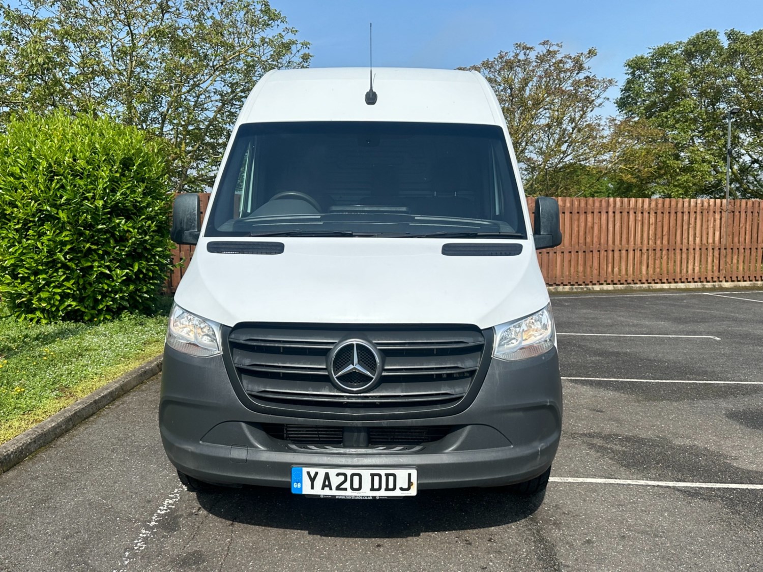 Mercedes-Benz Sprinter Listing Image