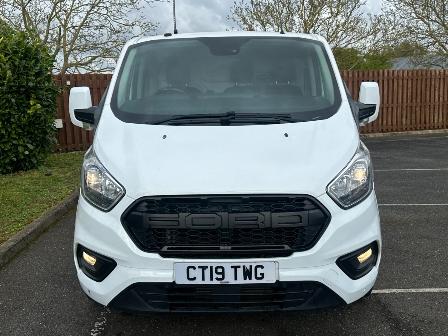 Ford Transit Custom Listing Image