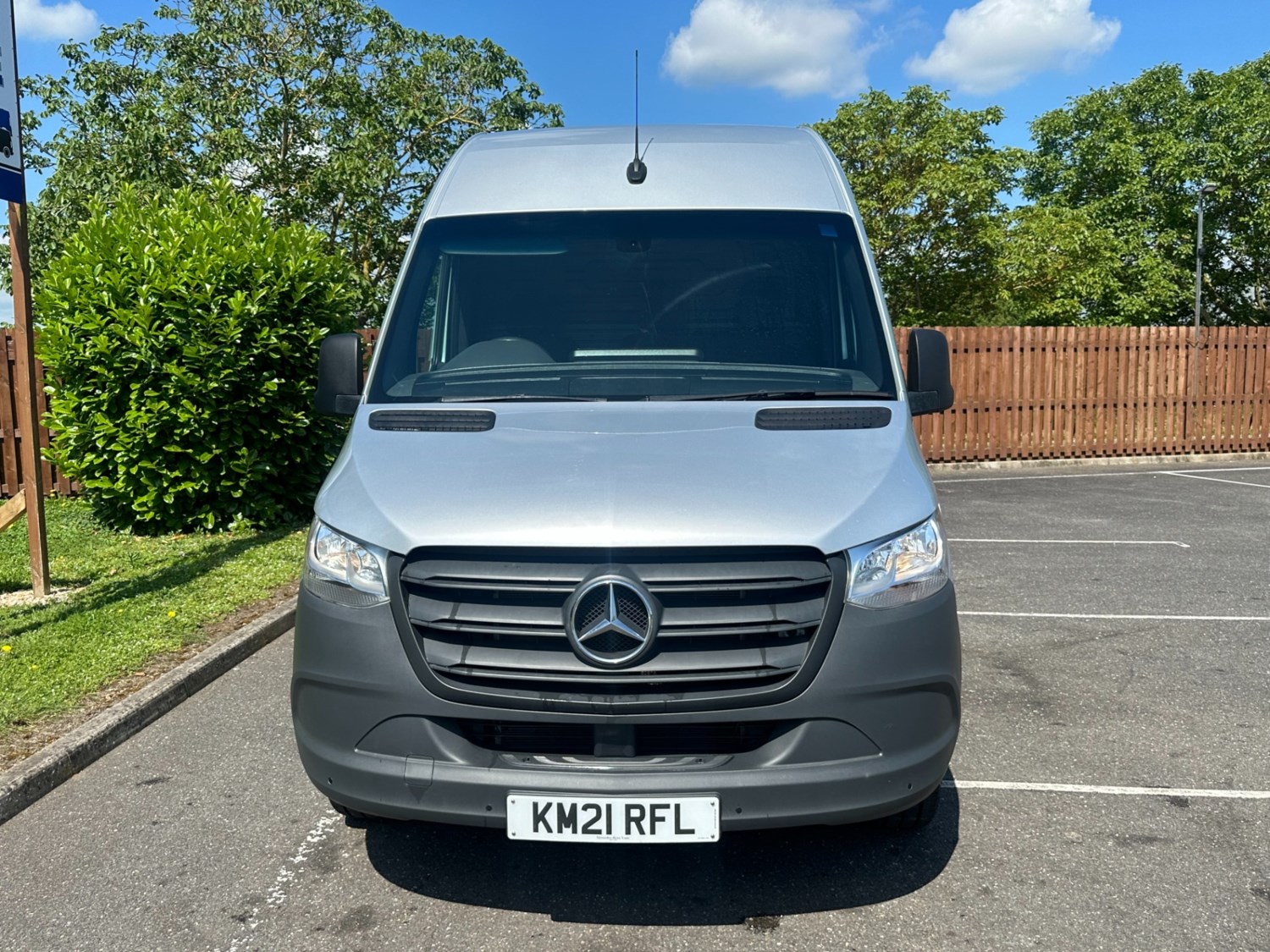 Mercedes-Benz Sprinter Listing Image