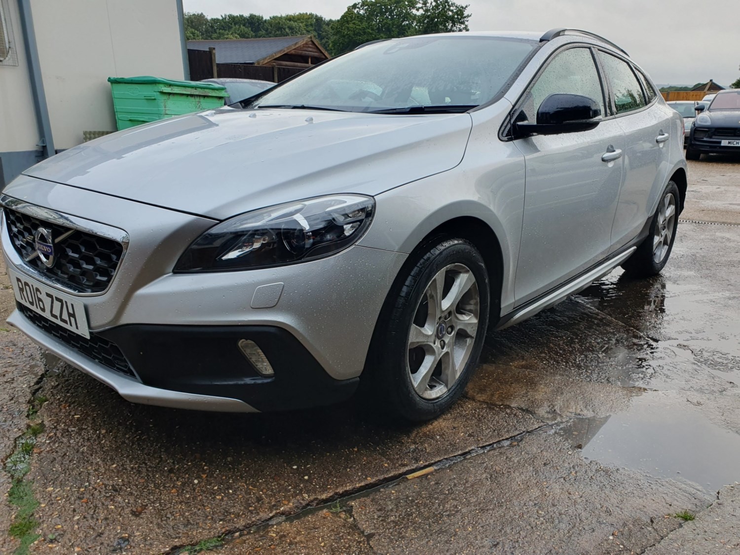 Volvo V40 Listing Image